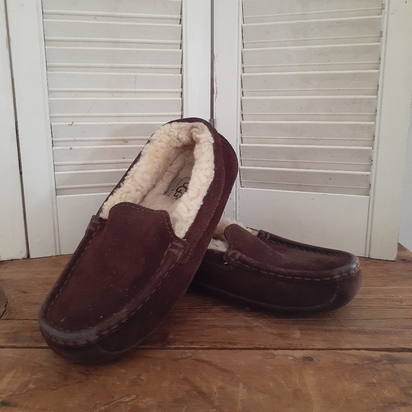boys ugg slippers